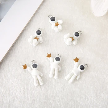 10pcs /daudz Cute Kosmosa Astronautu Flatback Sveķu Cabochons Amatniecība par auskari & kuloni